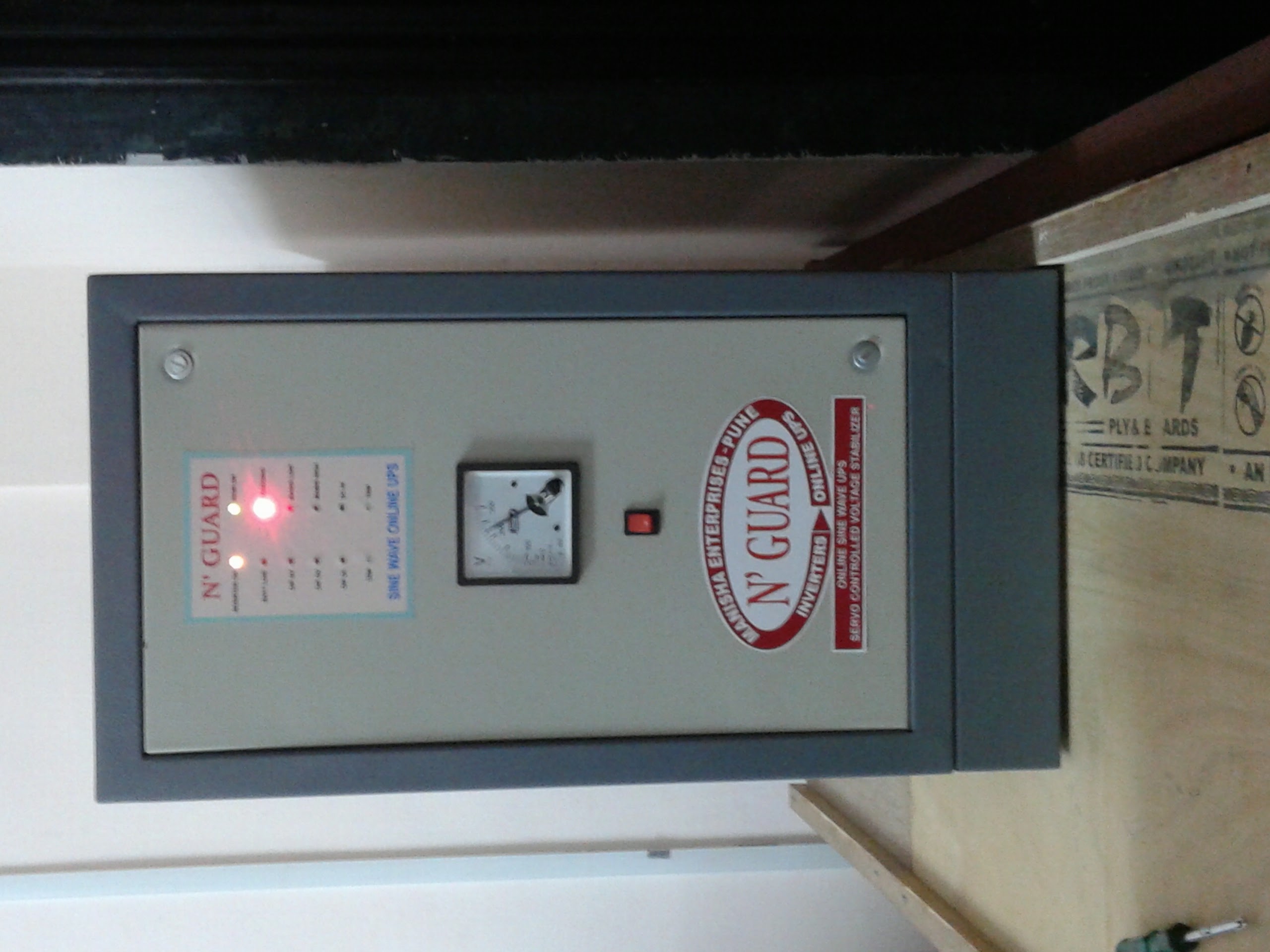 Online UPS system - uninterruptible power supply for critical applications - Home Inverter UPS System